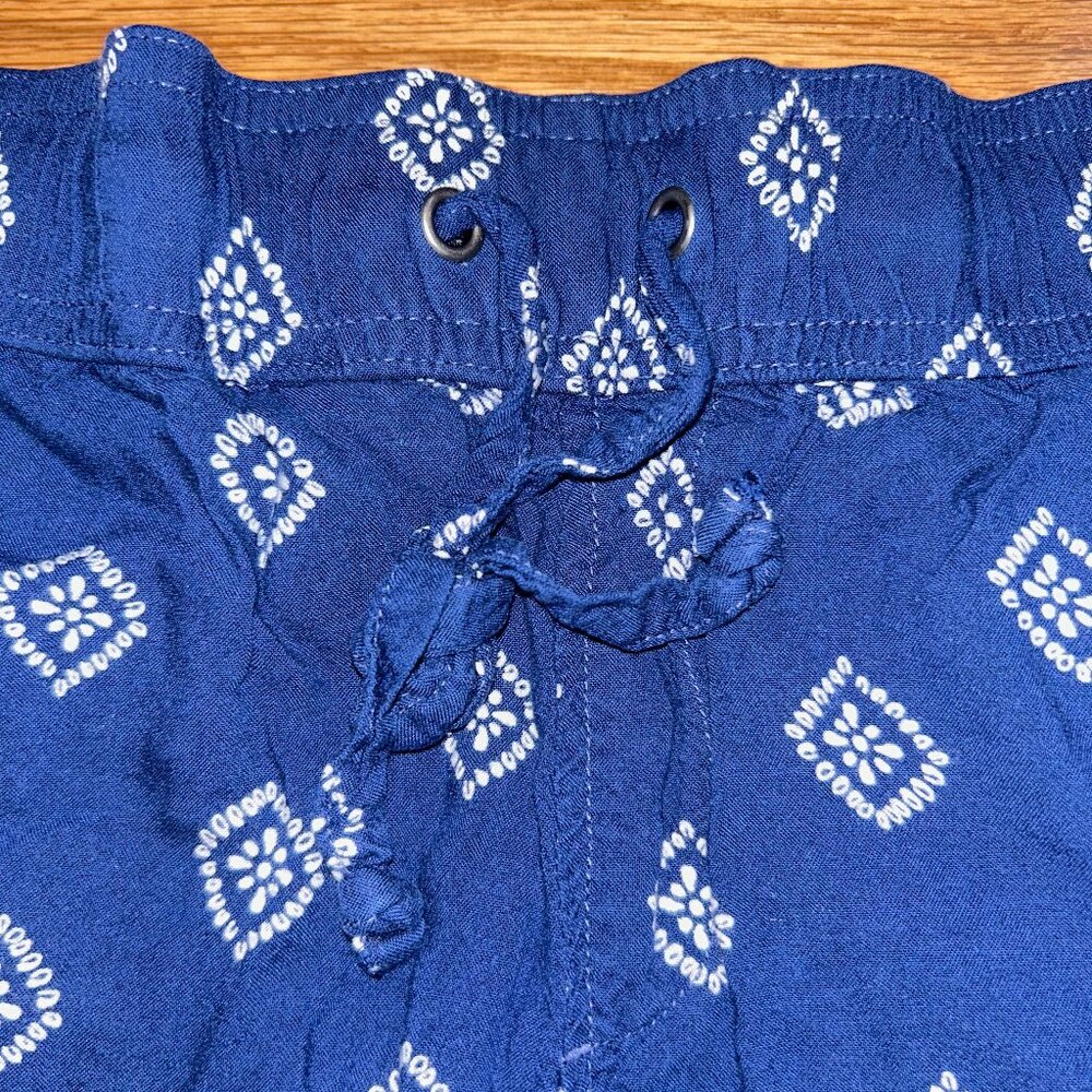 Patterned Blue Shorts - Picture 3 of 3